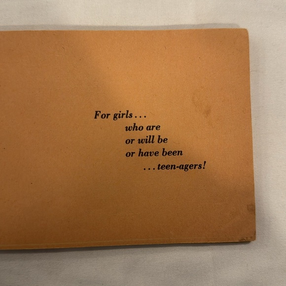 Cute Vintage ‘Teenager’ Mini Book from the 1960s - Picture 3 of 5